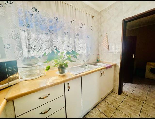 3 BEDROOM HOUSE FOR SALE IN VANDERBIJLPARK CE 1